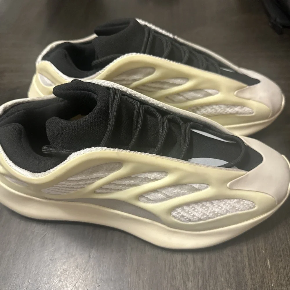 adidas Yeezy Boost 700 V3 Azael FW4980 Preowned Men's Sneaker Mens 9.5